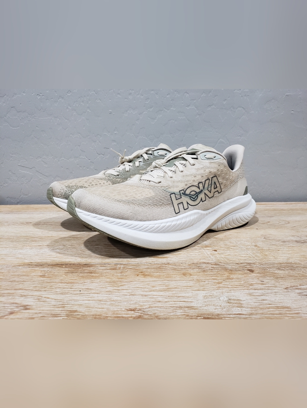 HOKA ONE ONE Men’s Mach 6 Running Shoes (12.5D) Oat Milk Barley/White